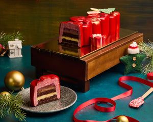 Ruby Velvet Log Cake (1KG)